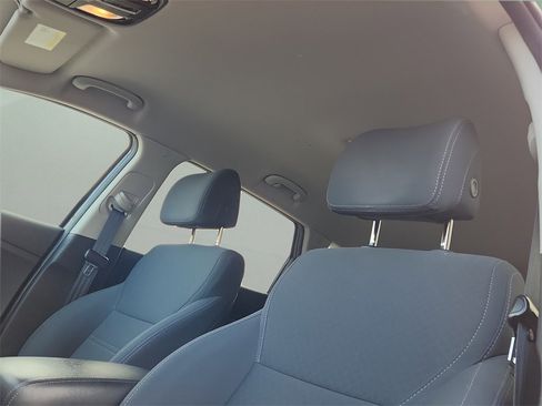 Used 2017 Kia Sorento LX w/ LX Convenience Package image 17