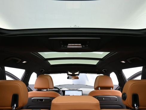 Used 2025 BMW X7 xDrive40i w/ M Sport Package image 18