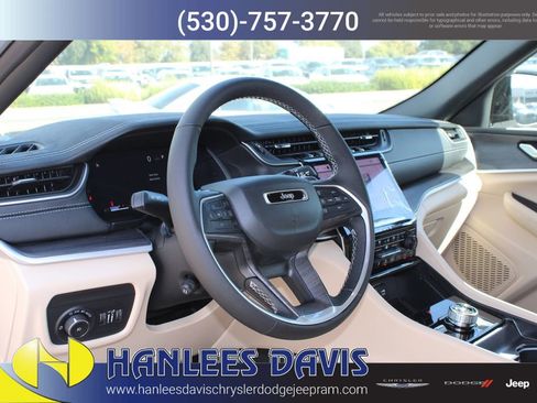 New 2025 Jeep Grand Cherokee Limited w/ Luxury Tech Group II AWD/4WD image 12