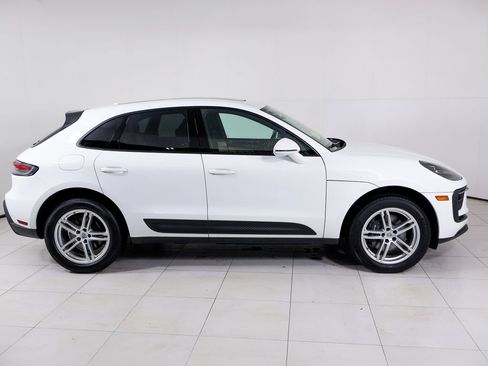 Certified 2026 Porsche Macan AWD/4WD image 11