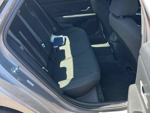 Used 2024 Hyundai Elantra SEL FWD image 6