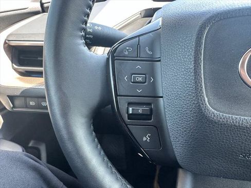Certified 2024 Toyota Prius XLE FWD image 20