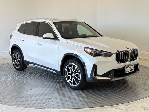 New 2026 BMW X1 xDrive28i w/ Technology Package AWD/4WD image 7