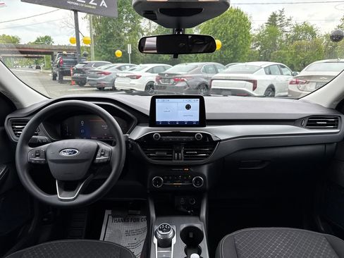 Used 2025 Ford Escape Active AWD/4WD image 18