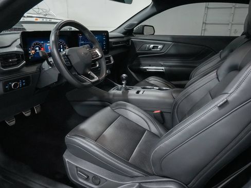 Used 2025 Ford Mustang GT Premium RWD image 10