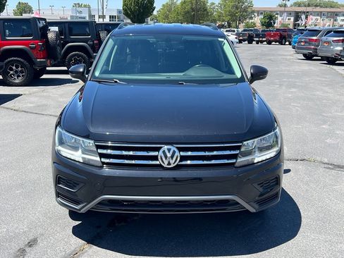 Used 2019 Volkswagen Tiguan SE w/ 3rd Row Seat Package AWD/4WD image 4