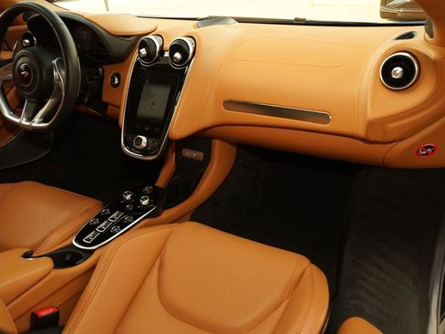 Used 2021 McLaren GT image 7