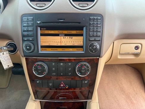 Used 2010 Mercedes-Benz ML 350 2WD image 37