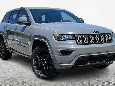 Used 2022 Jeep Grand Cherokee Laredo X AWD/4WD image 12