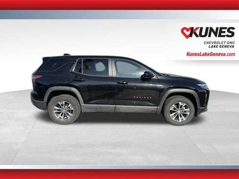 Used 2025 Chevrolet Equinox LT image 3