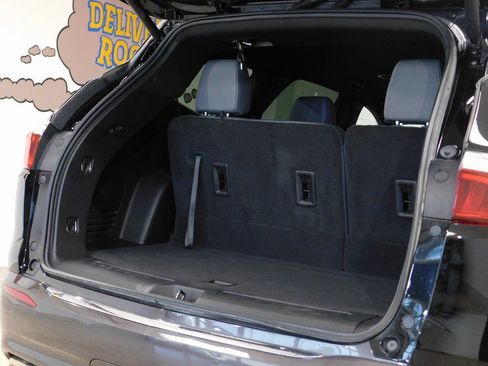 Used 2024 Buick Enclave Essence image 84