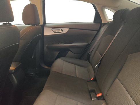 Used 2022 Kia Forte LXS w/ LXS Technology Package image 18