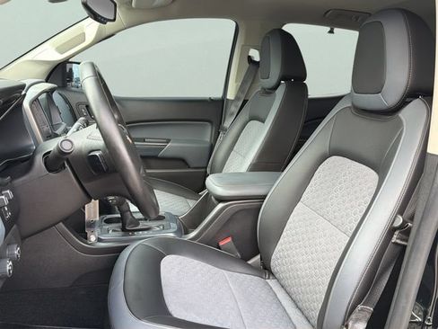 Used 2018 Chevrolet Colorado Z71 w/ Z71 Midnight Edition AWD/4WD image 15