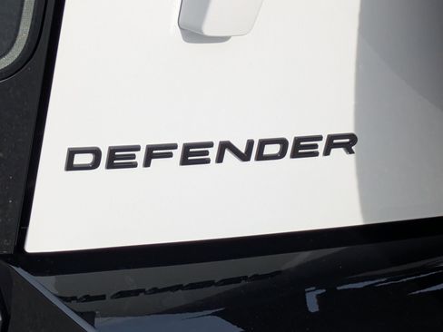New 2026 Land Rover Defender 110 X-Dynamic SE image 34