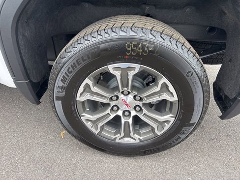 Used 2026 GMC Sierra 1500 SLT image 34