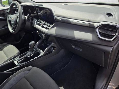 Used 2025 Chevrolet TrailBlazer LT FWD image 20