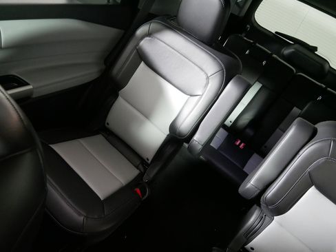 Used 2022 Ford Explorer XLT w/ Equipment Group 202A image 12