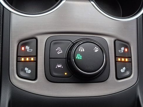 Used 2023 GMC Terrain AT4 image 25