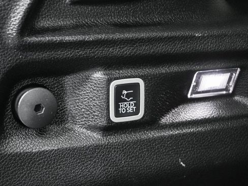 Used 2021 Jeep Grand Cherokee L Limited w/ Luxury Tech Group II AWD/4WD image 32