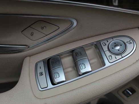 Used 2016 Mercedes-Benz GLC 300 4MATIC image 13