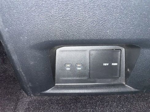 Certified 2023 Volkswagen Atlas Cross Sport SE image 27