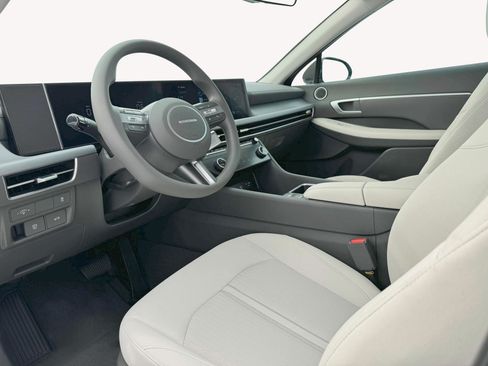 Certified 2025 Hyundai Sonata SEL AWD/4WD image 14