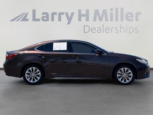 Used 2013 Lexus ES 300h w/ Luxury Pkg FWD image 7