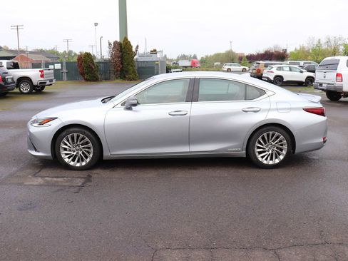 Used 2022 Lexus ES 300h w/ Luxury Package FWD image 8