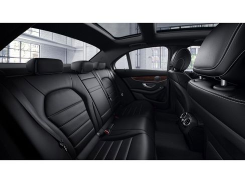 Used 2018 Mercedes-Benz C 300 4MATIC Sedan image 6