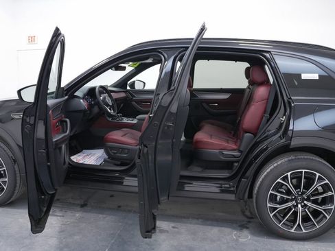 New 2025 MAZDA CX-70 Plug-In Hybrid w/ Premium Plus image 31