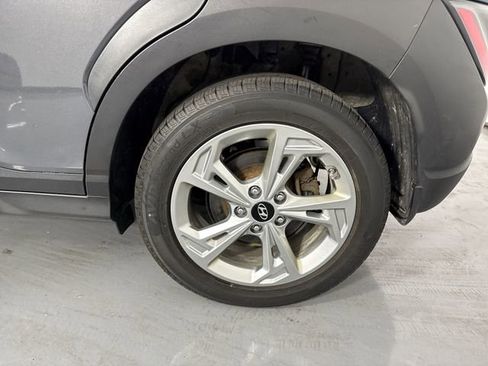 Used 2023 Hyundai Kona SEL AWD/4WD image 5