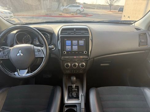 Used 2024 Mitsubishi Outlander Sport SE image 12