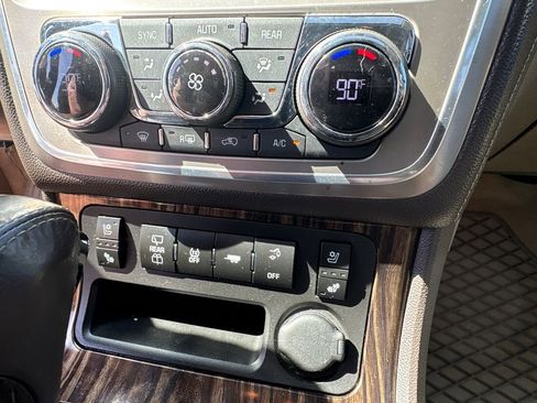 Used 2013 GMC Acadia Denali image 27