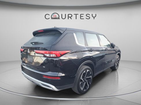Used 2024 Mitsubishi Outlander SE FWD image 18