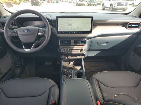 Used 2025 Ford Maverick Lobo image 24