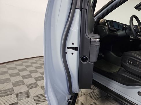 Used 2023 Rivian R1S Adventure image 31