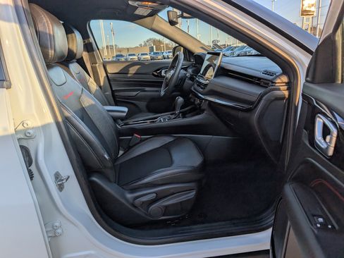 Used 2024 Jeep Compass Trailhawk image 32