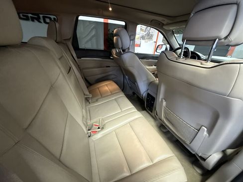 Used 2019 Jeep Grand Cherokee Overland RWD image 24