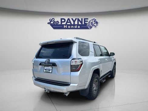 Used 2019 Toyota 4Runner TRD Off-Road AWD/4WD image 5