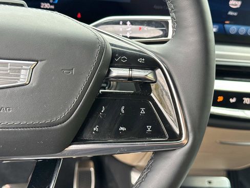 New 2025 Cadillac Lyriq Luxury image 32