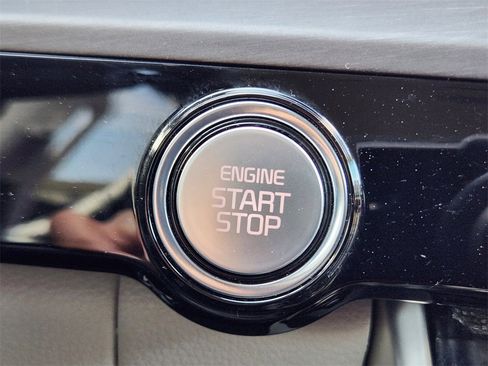 Certified 2024 Kia Carnival SX image 20