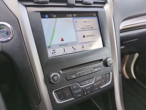 Used 2017 Ford Fusion SE w/ Fusion SE Technology Package AWD/4WD image 29