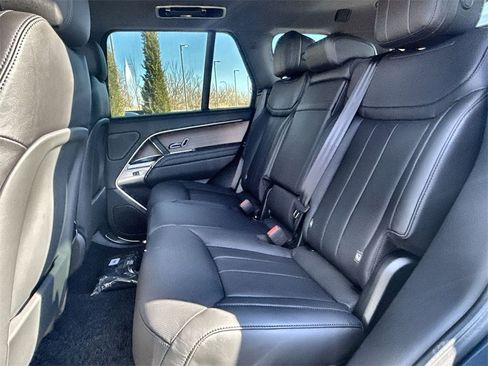 New 2026 Land Rover Range Rover SE image 15