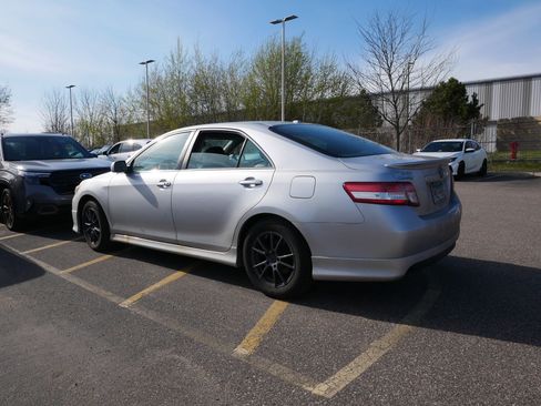 Used 2011 Toyota Camry SE w/ Sport Leather Pkg FWD image 5