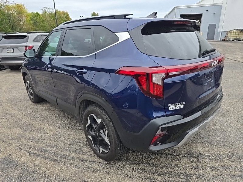 Used 2024 Kia Seltos EX AWD/4WD image 5