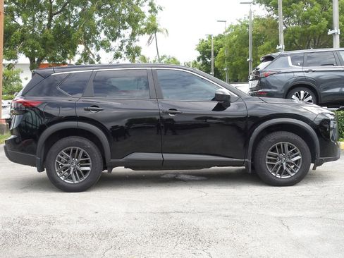 Used 2024 Nissan Rogue S FWD image 15