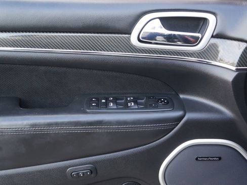 Used 2020 Jeep Grand Cherokee SRT image 25