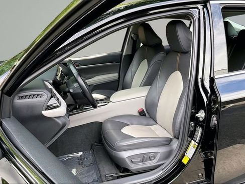 Used 2020 Toyota Camry XLE w/ Carpet Mat Package FWD image 26