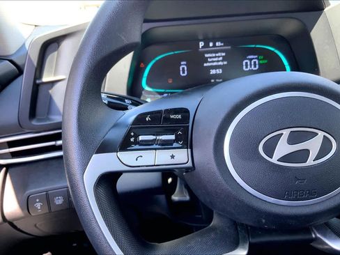 Used 2025 Hyundai Elantra Hybrid FWD image 24
