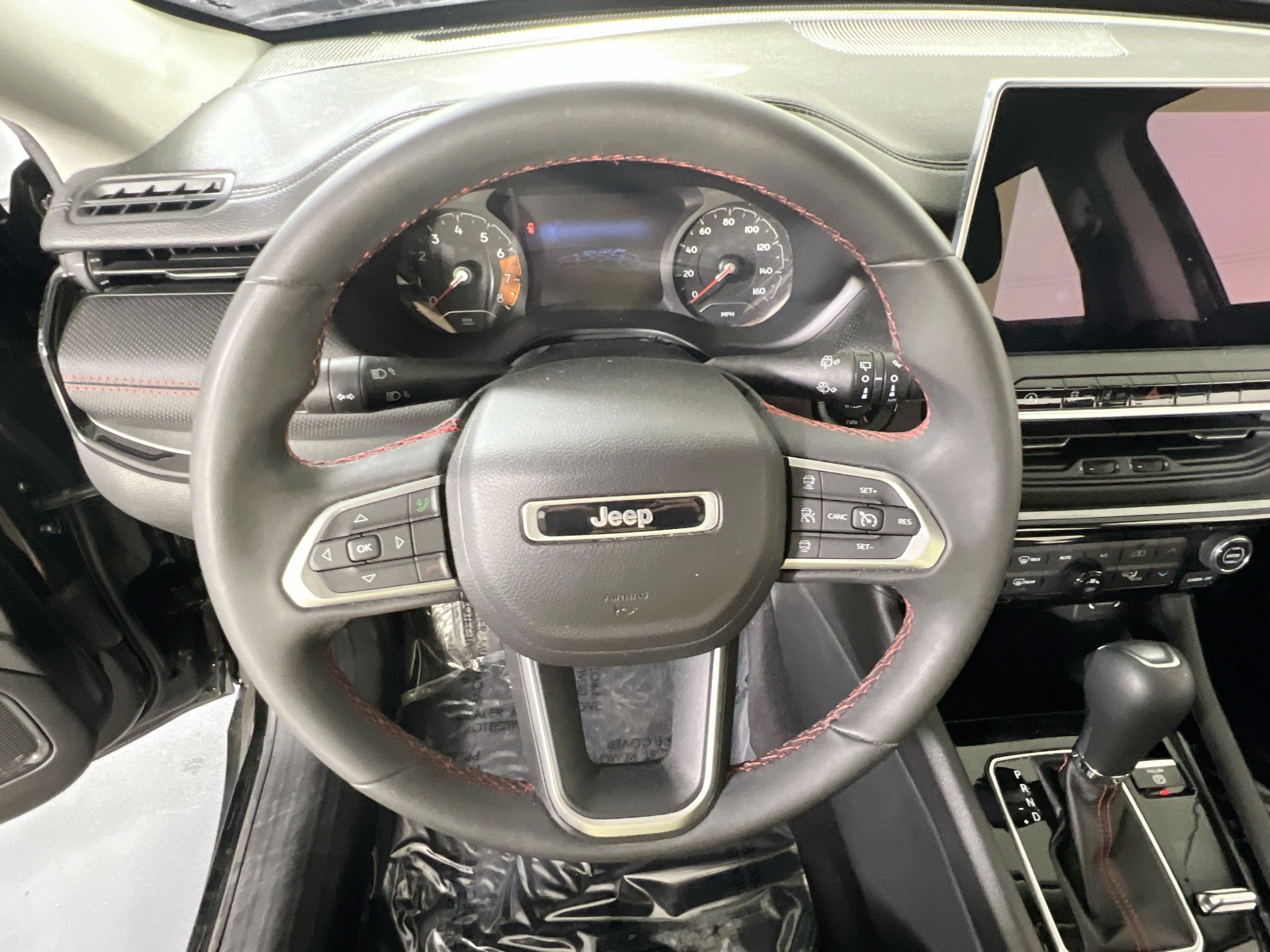Used 2022 Jeep Compass Trailhawk AWD/4WD image 11